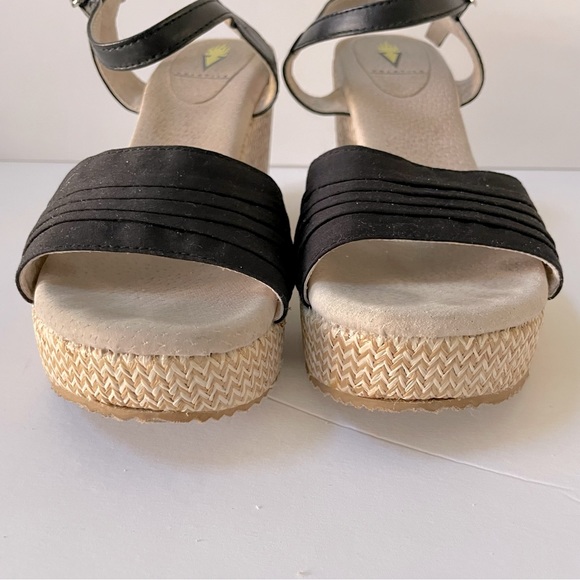 Volatile Black Wedge Heels 9 - Picture 10 of 14